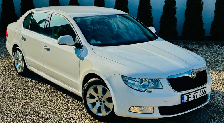 Skoda Superb cena 29990 przebieg: 165000, rok produkcji 2011 z Kościan małe 232